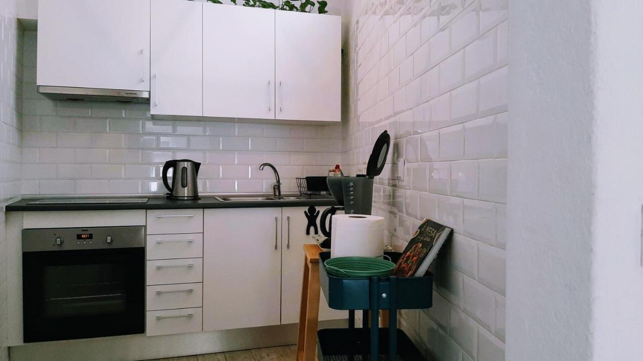 Вилла Happy Terrace Downtown Tiny House 100% Portuguese Фару Экстерьер фото